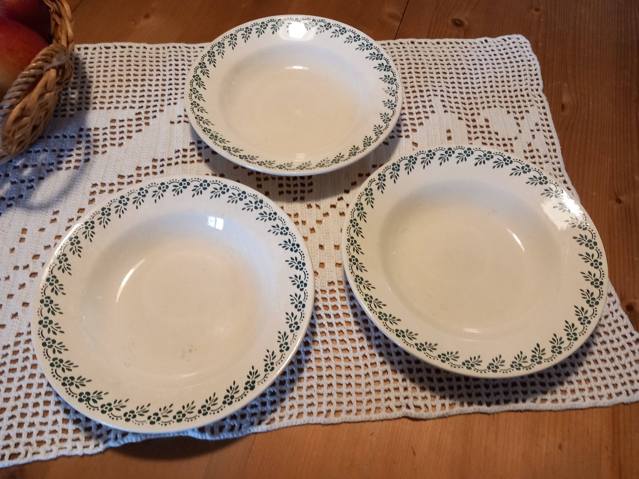 Lot de 3 assiettes creuses anciennes Terre de fer Choisy Le Roi