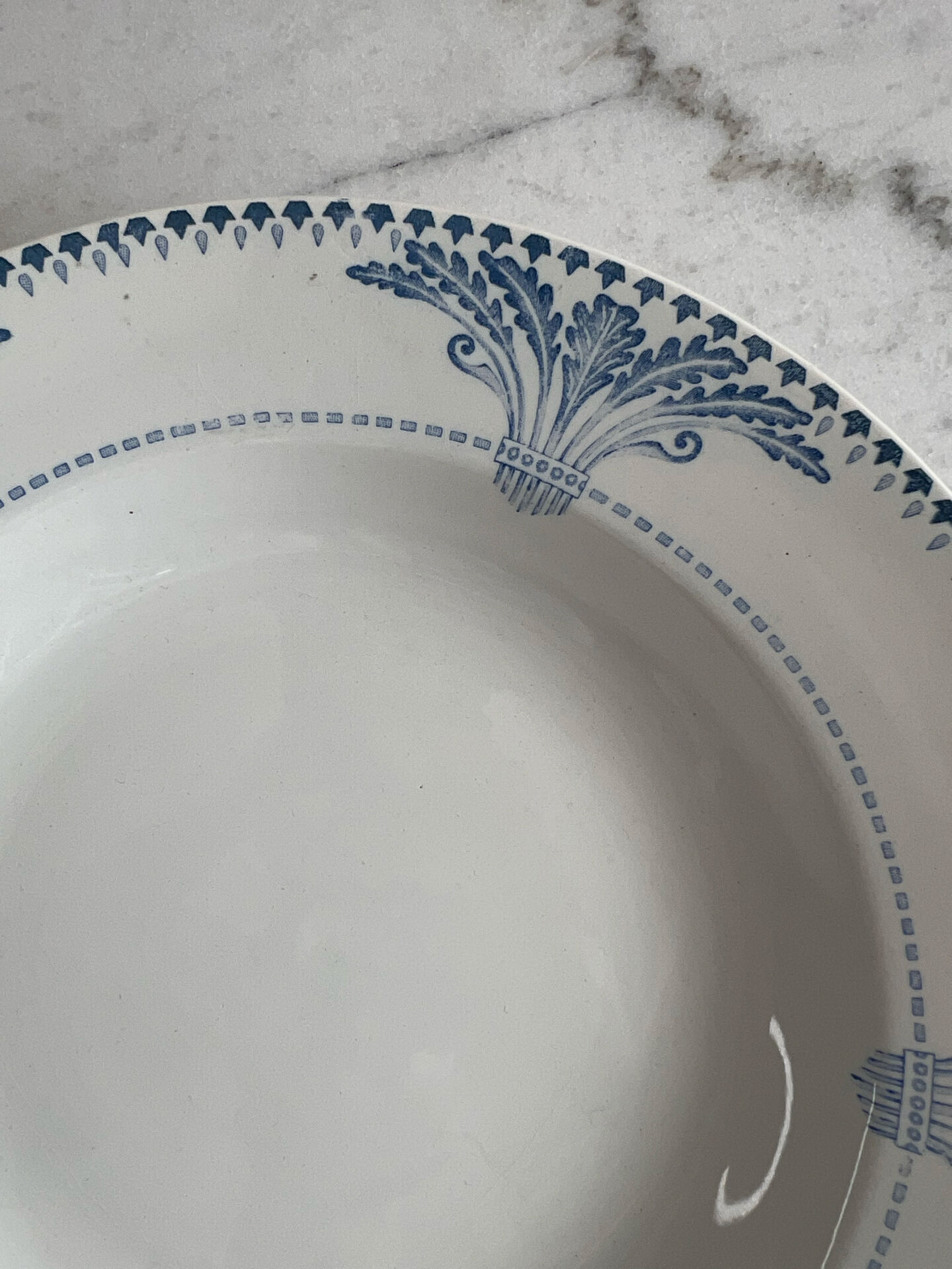 Assiette creuse Service Windsor Creil et Montereau 24cm