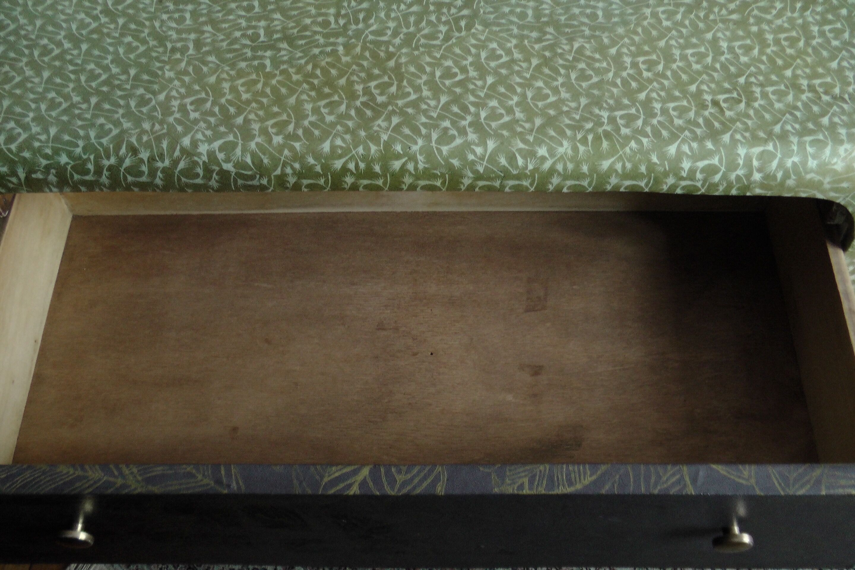 Wooden dresser 3 drawers