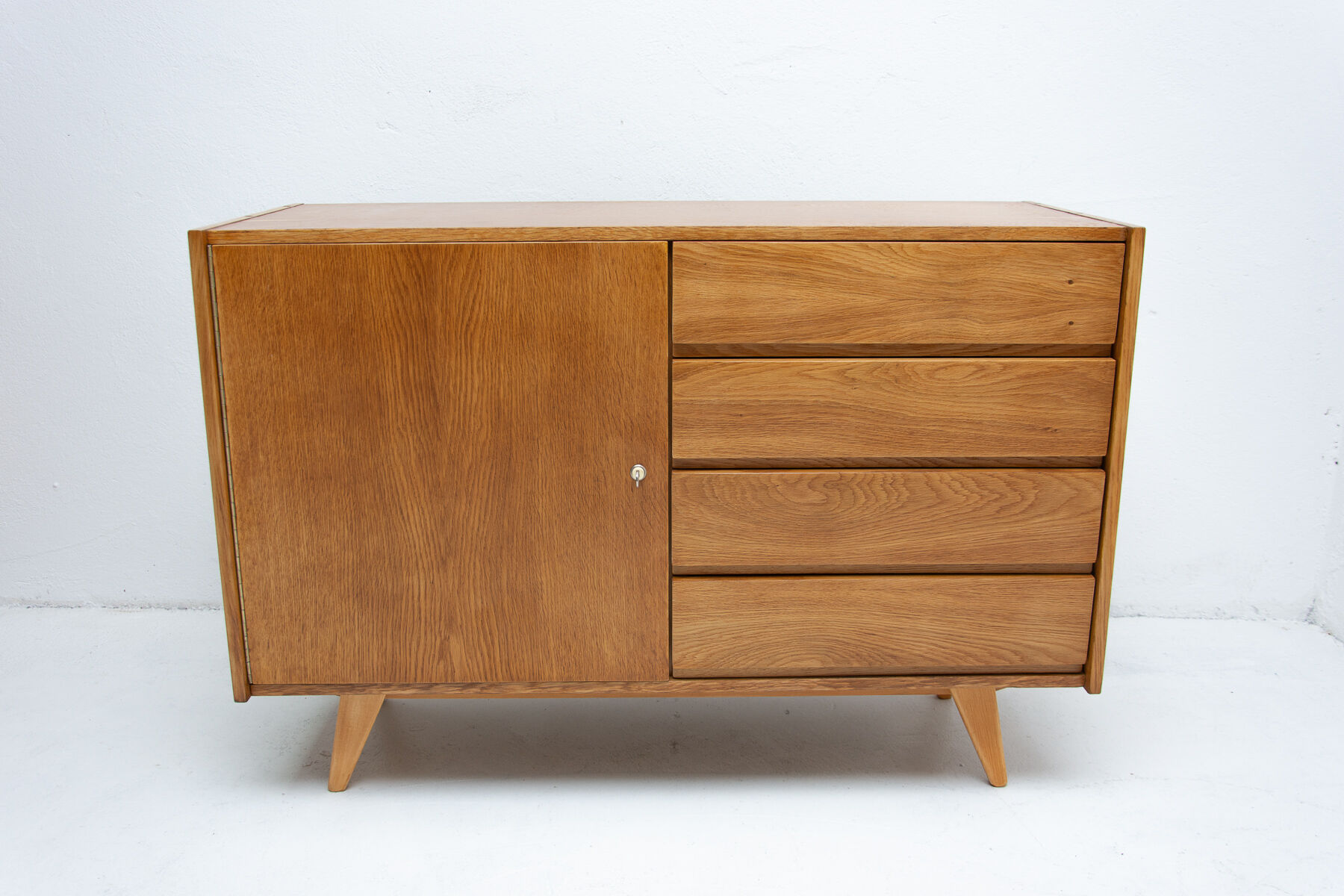 Buffet U-458 de Jiri Jiroutek, Tchécoslovaquie, 1960