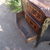 Chest of drawers between two Louis XV style late 19th early 20th.