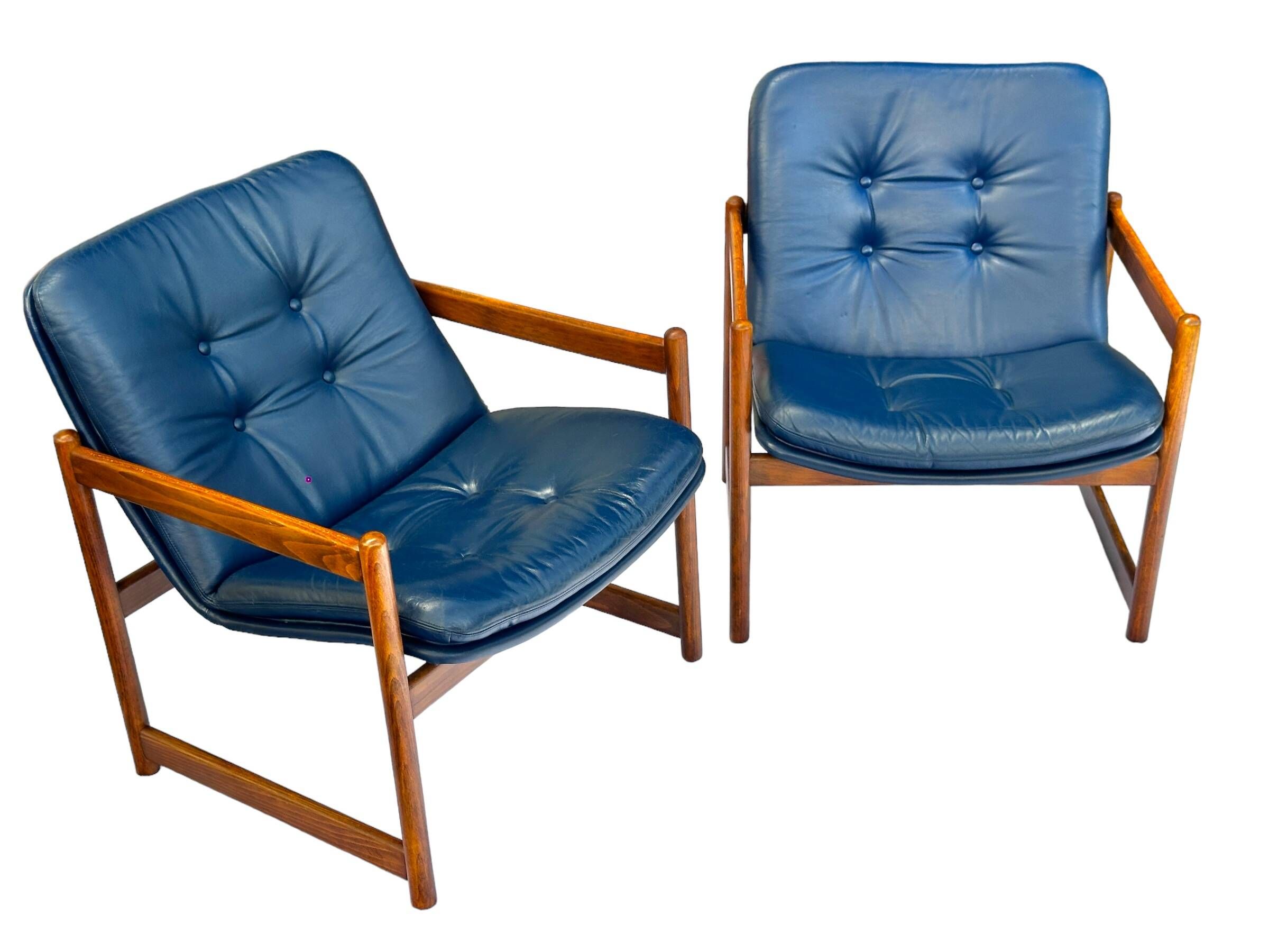 A pair of Bauchaus armchairs by Fredrik Kayser for Vatne Møbler, Norway, 1960s.