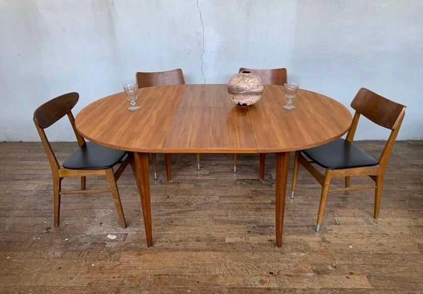 Round table in teak with vintage butterfly extension from the 1960s
