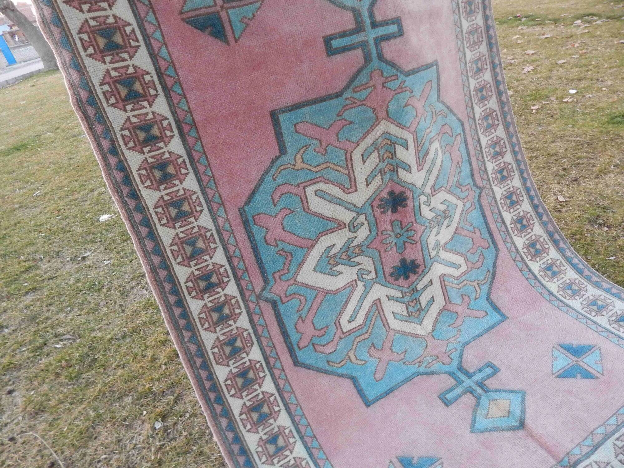 Vintage Turkish Oushak rug 158x233 cm