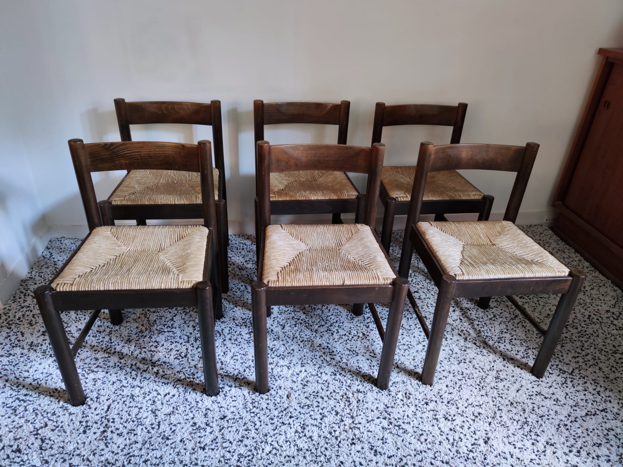 Natural wooden chair, headband backrest, mulched seat