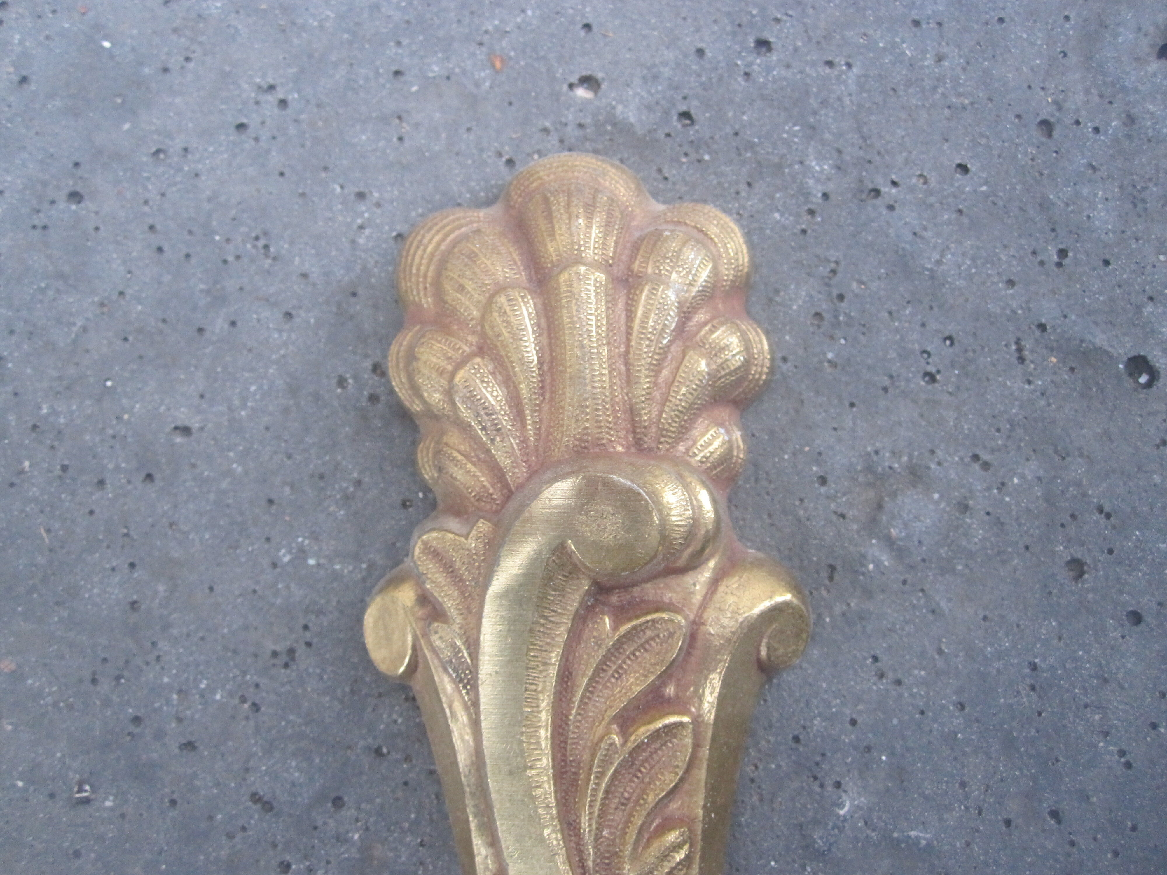 Pair of wall lights in brass