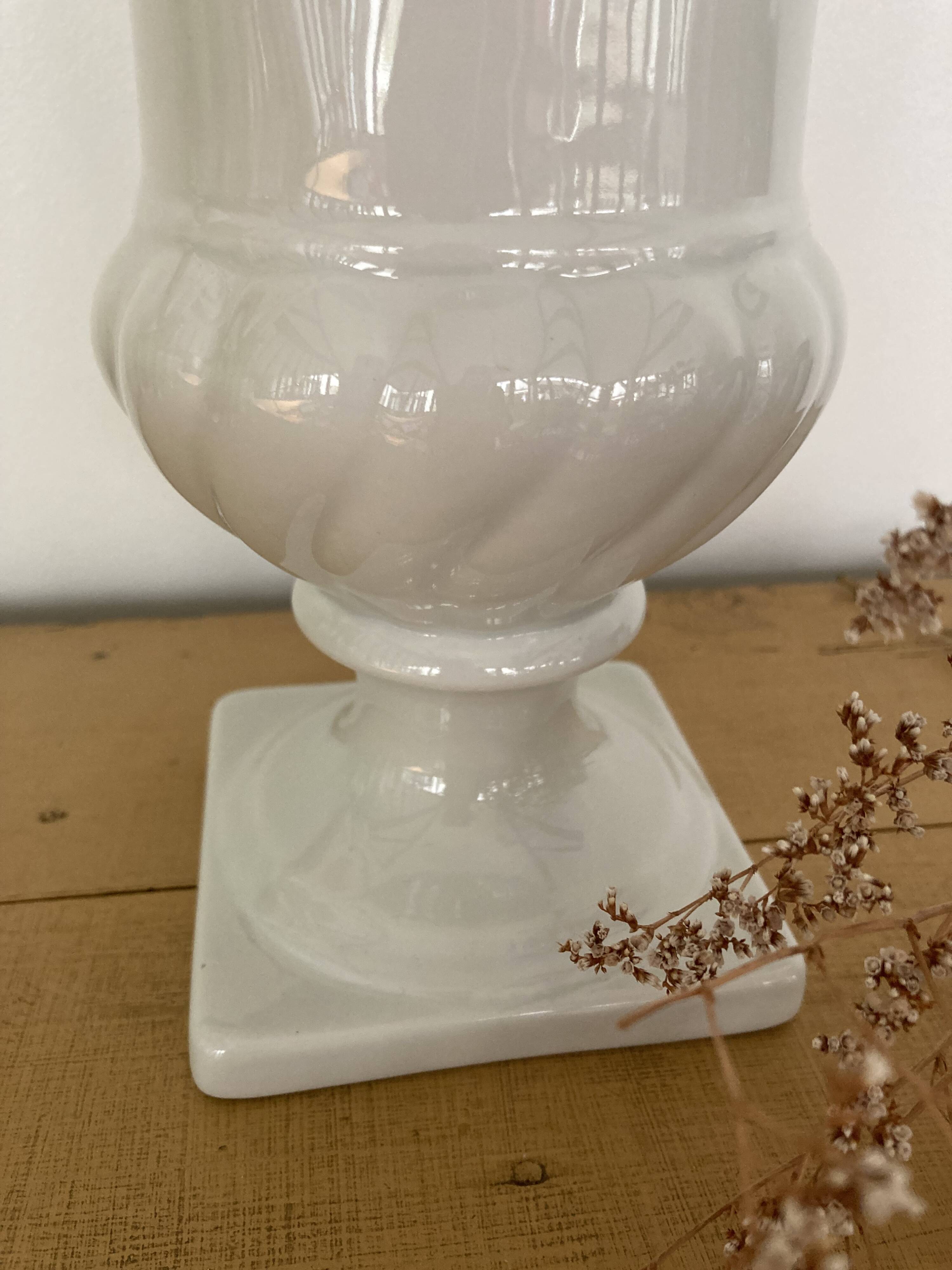 Vase Médicis porcelaine Limoges H23cm