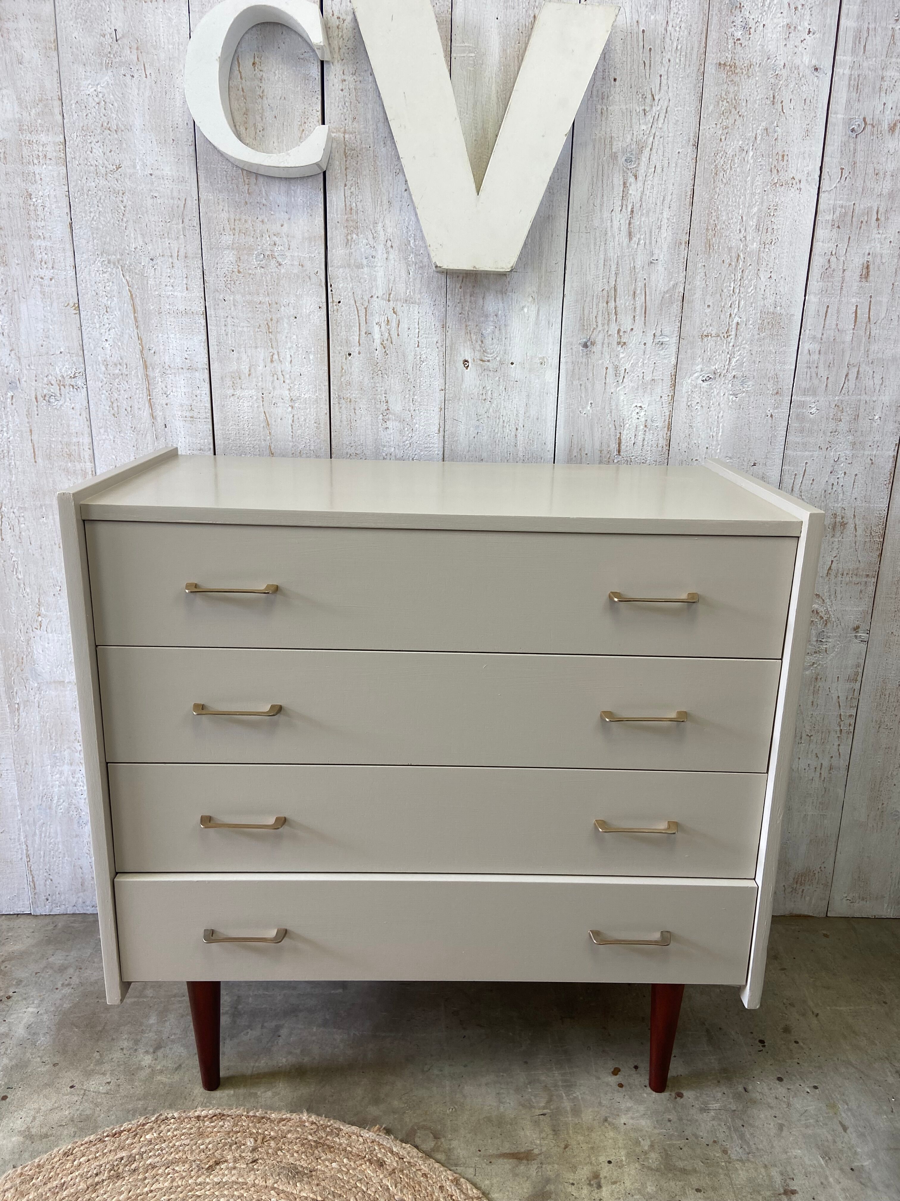 Vintage chest of drawers