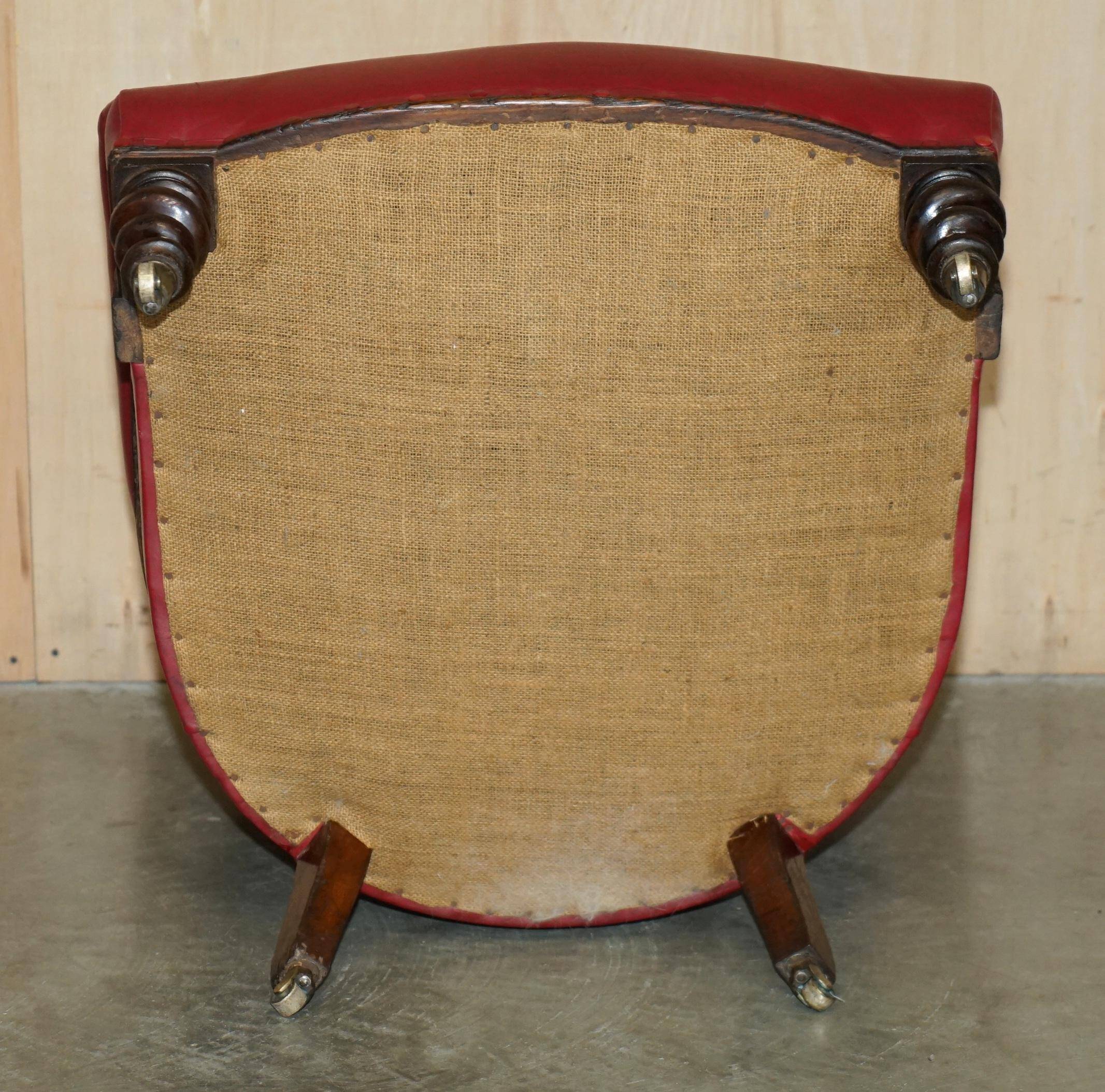 William IV antique Chesterfield armchair in leather with twisted barley structure.