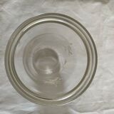 Vase en verre moulé