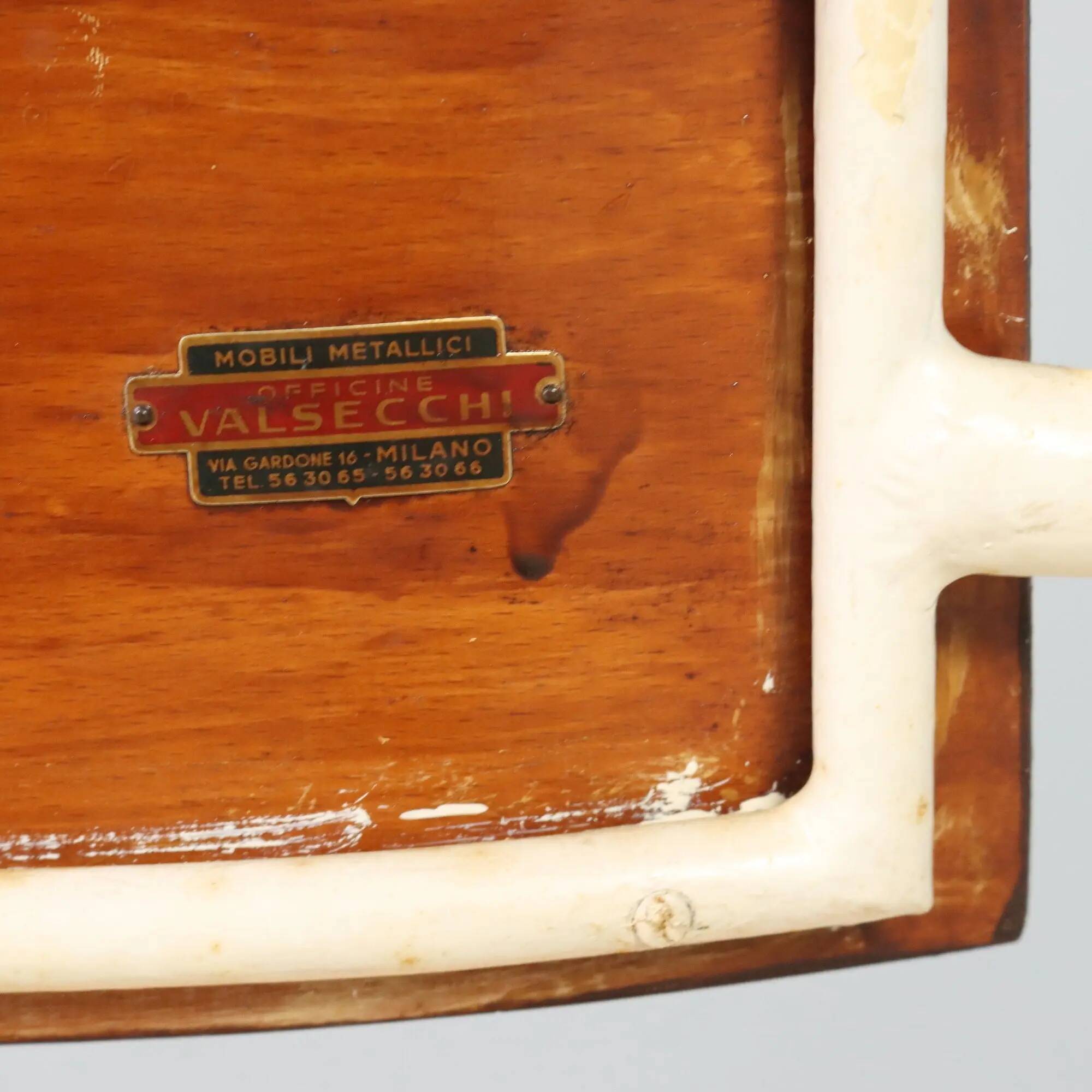 Vintage chair in enamelled metal and wood, Italian design, 1960s.