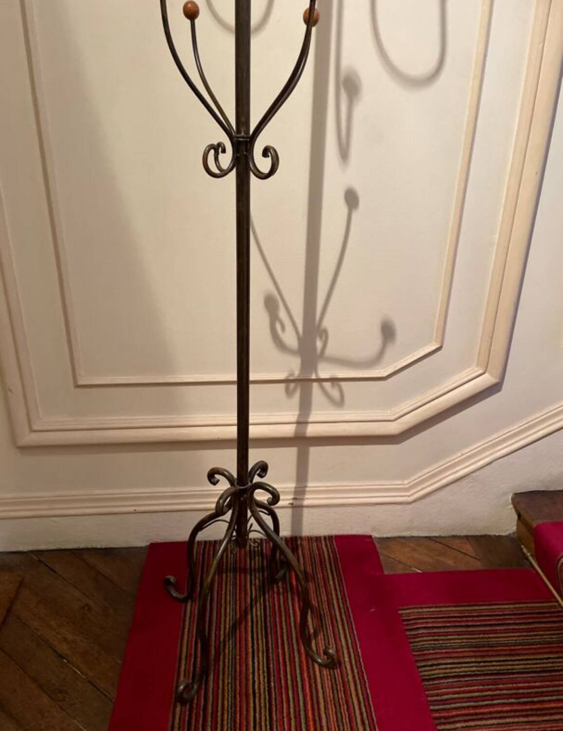 Coat rack on ball stand