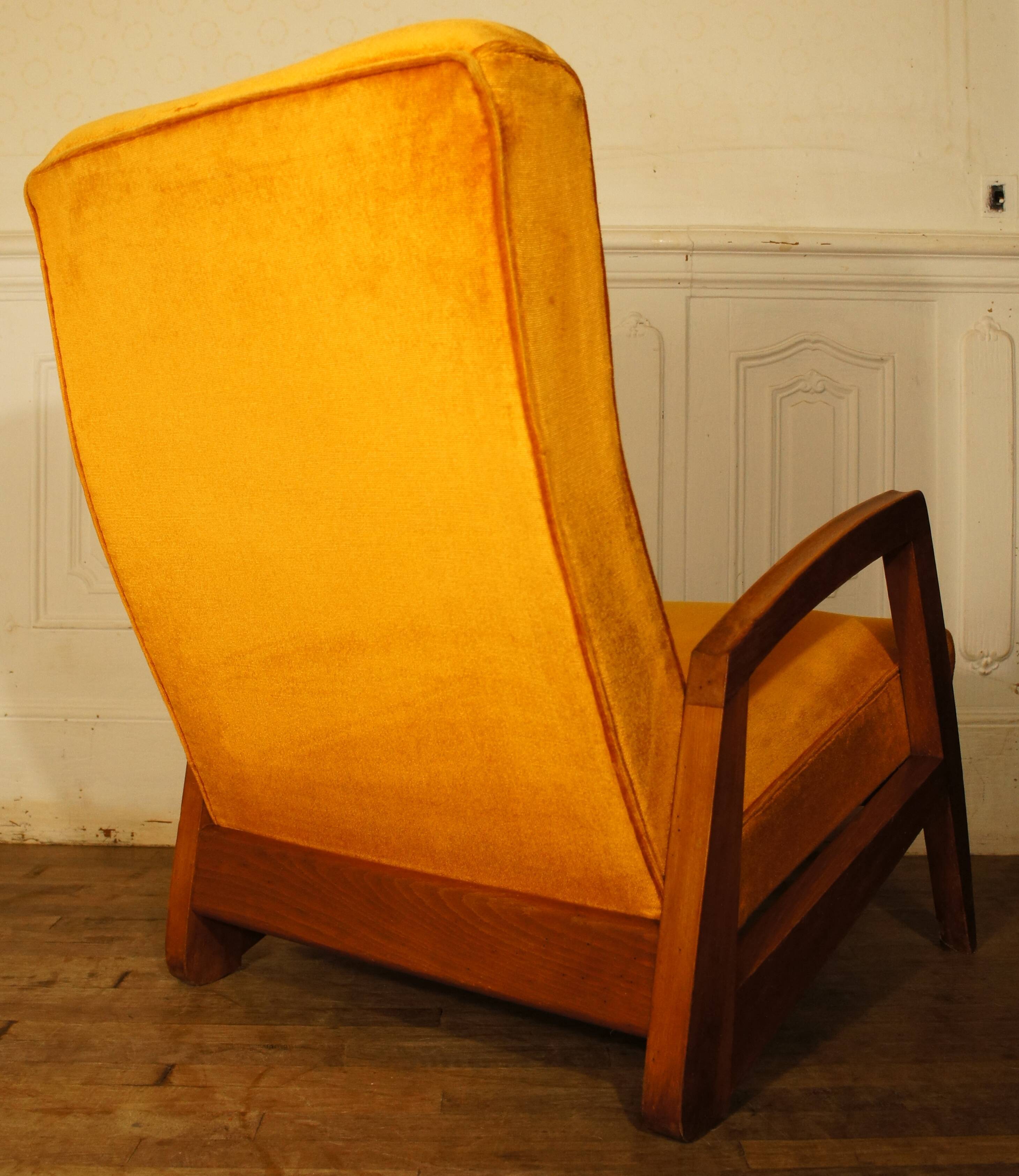 Armchair "Kangaroo" in velvet feet compass