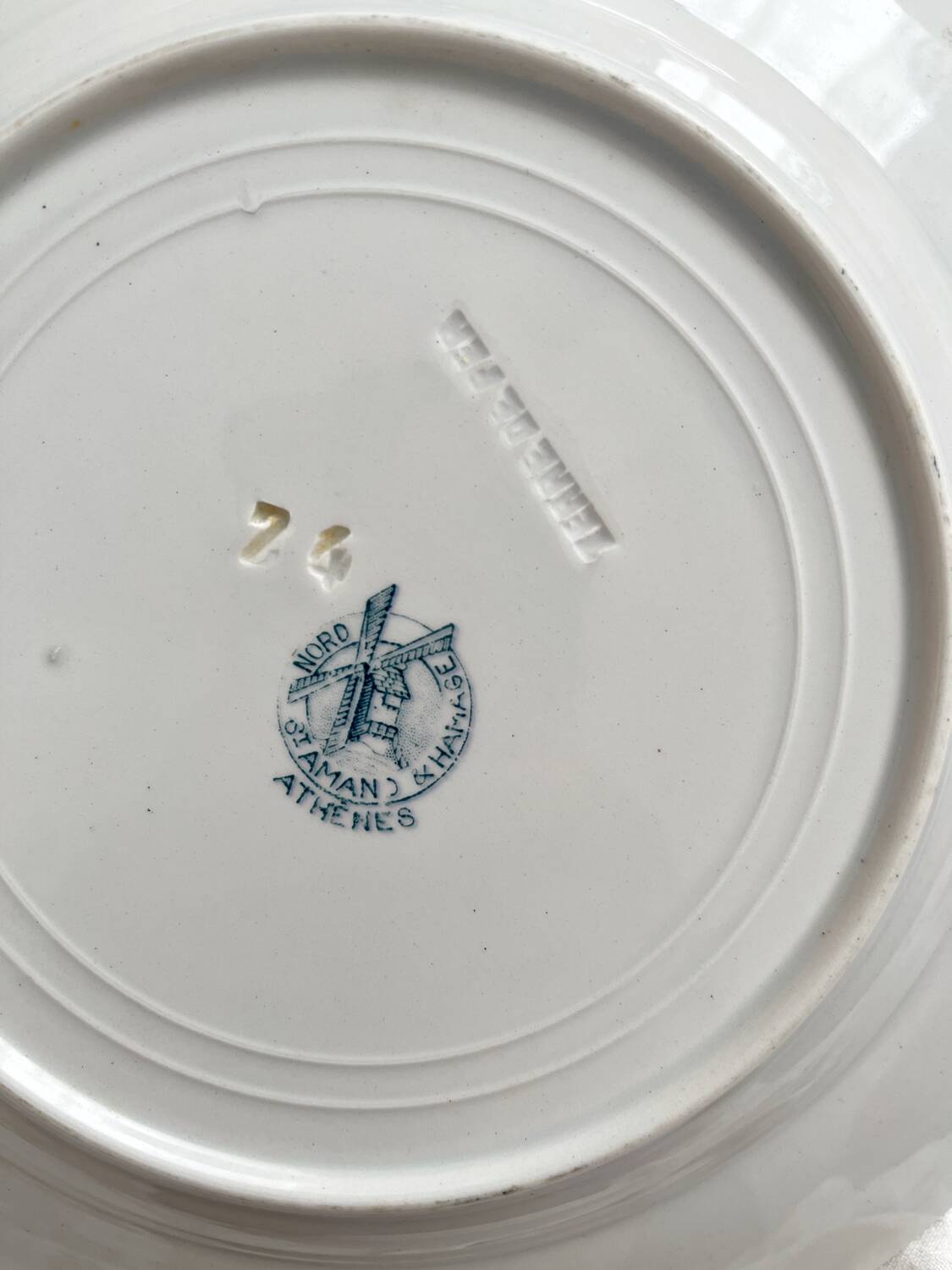 6 flat plates in iron earth “Athens” Saint Amand and Hamage