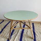 Table basse vintage en rotin relookée