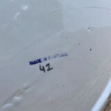Umbrella door in bird slurry