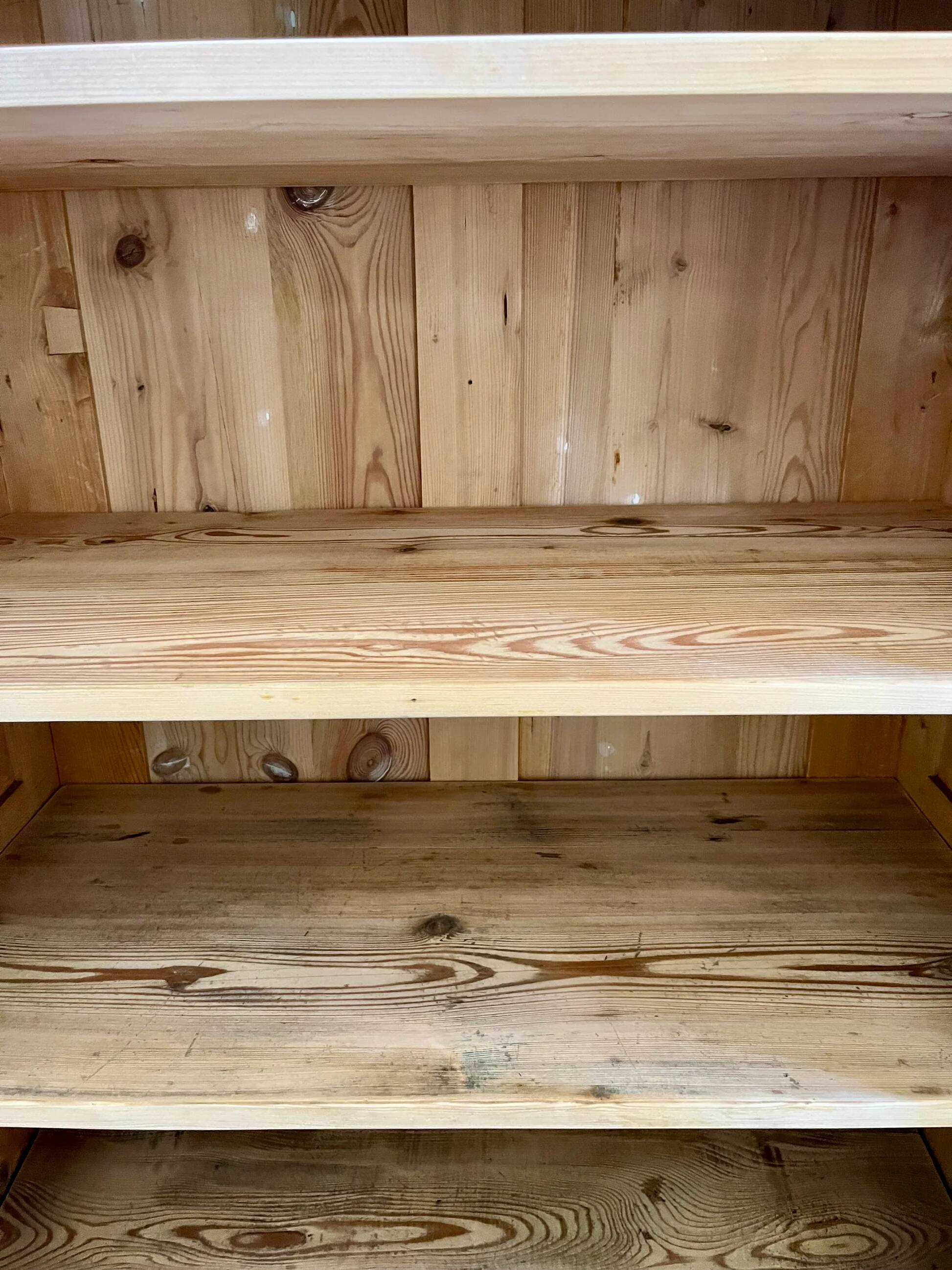 Antique bonnetière/wardrobe with one door