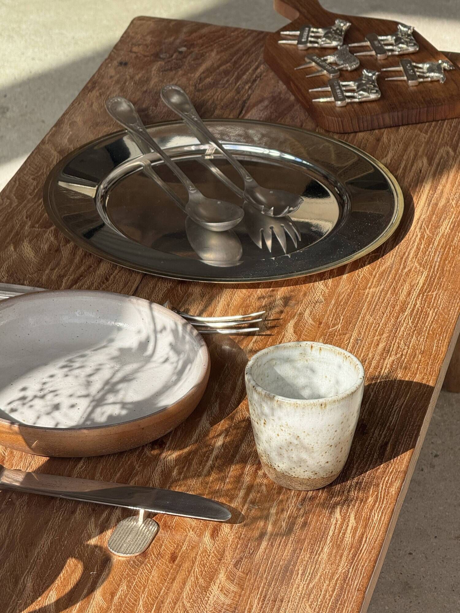 Round silver-plated tray with a wide gold border D30 H2