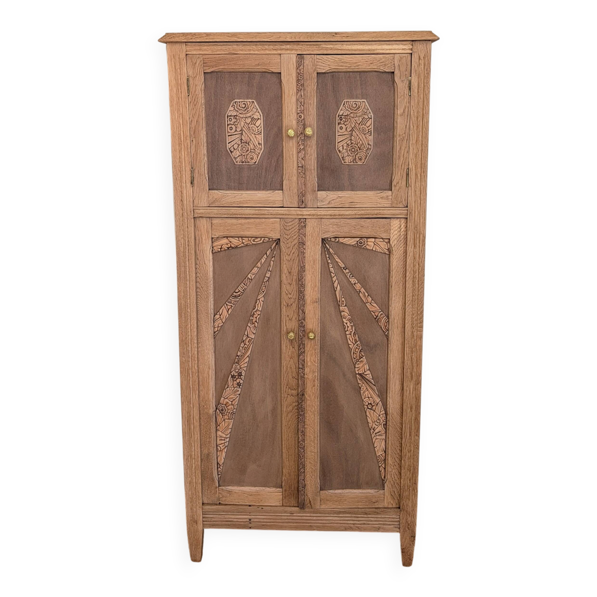 Armoire parisienne