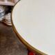 Table bistrot en métal bordeaux et mélaminé écru