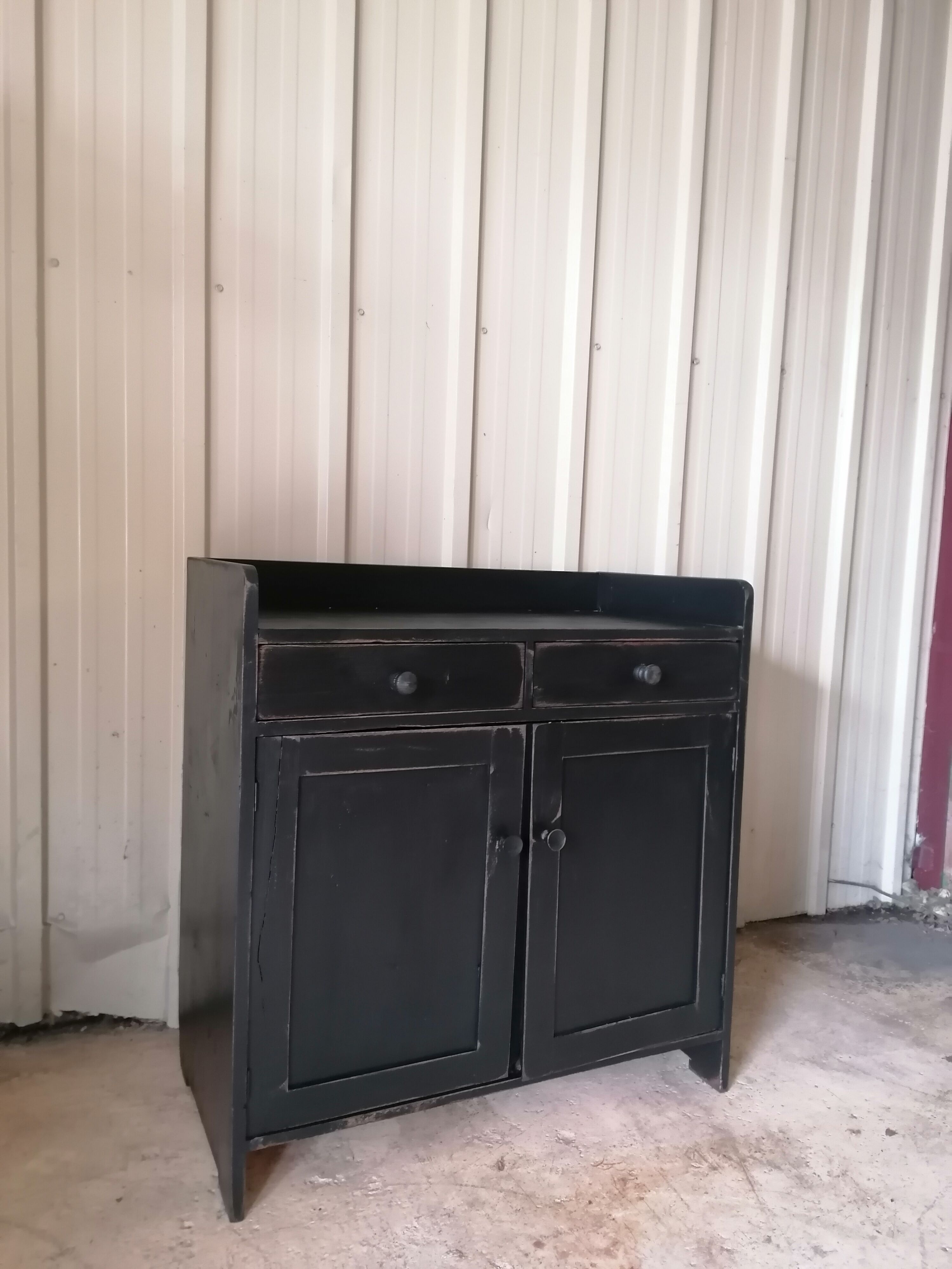 Low wooden entrance furniture