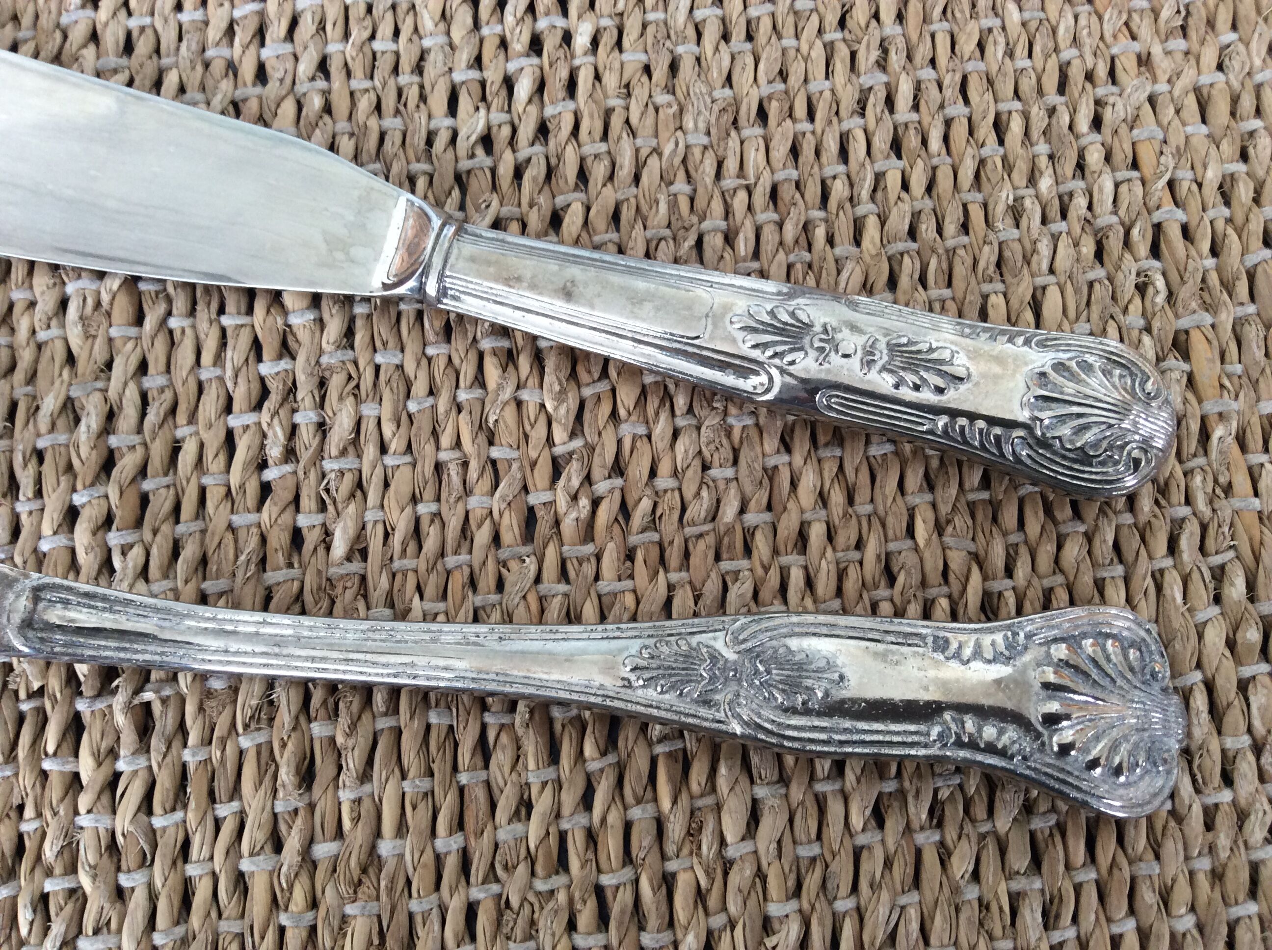 Shovel and cake knife