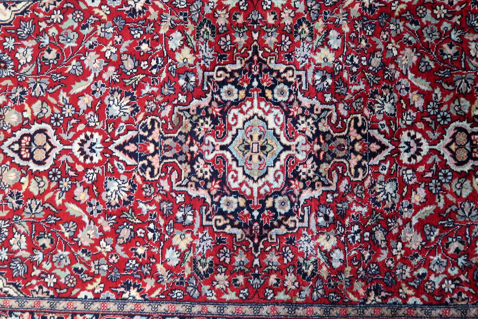 Tapis persan Kashan vintage fait main 76 cm x 179 cm, années 1960