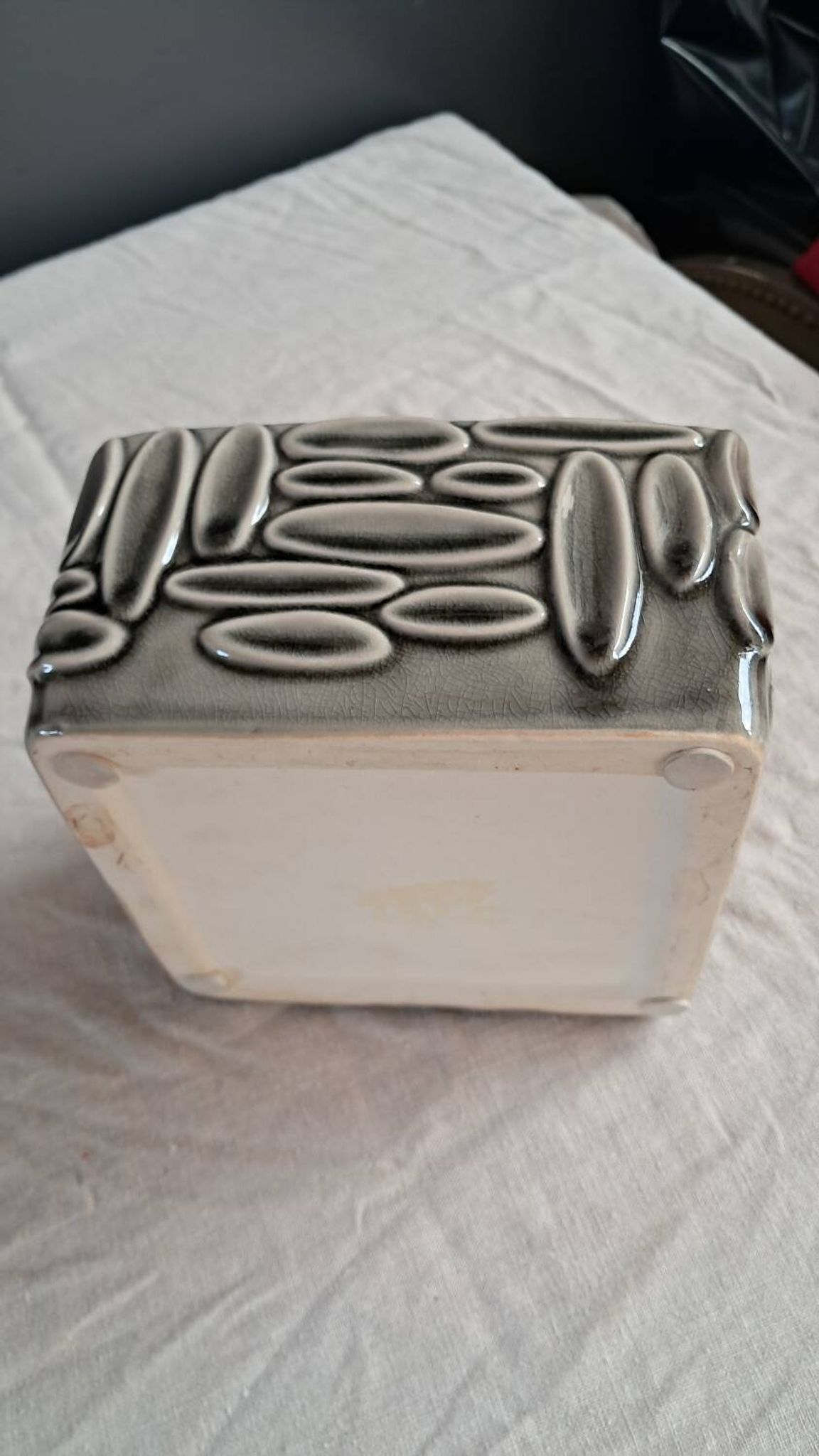 Ceramic decorative object