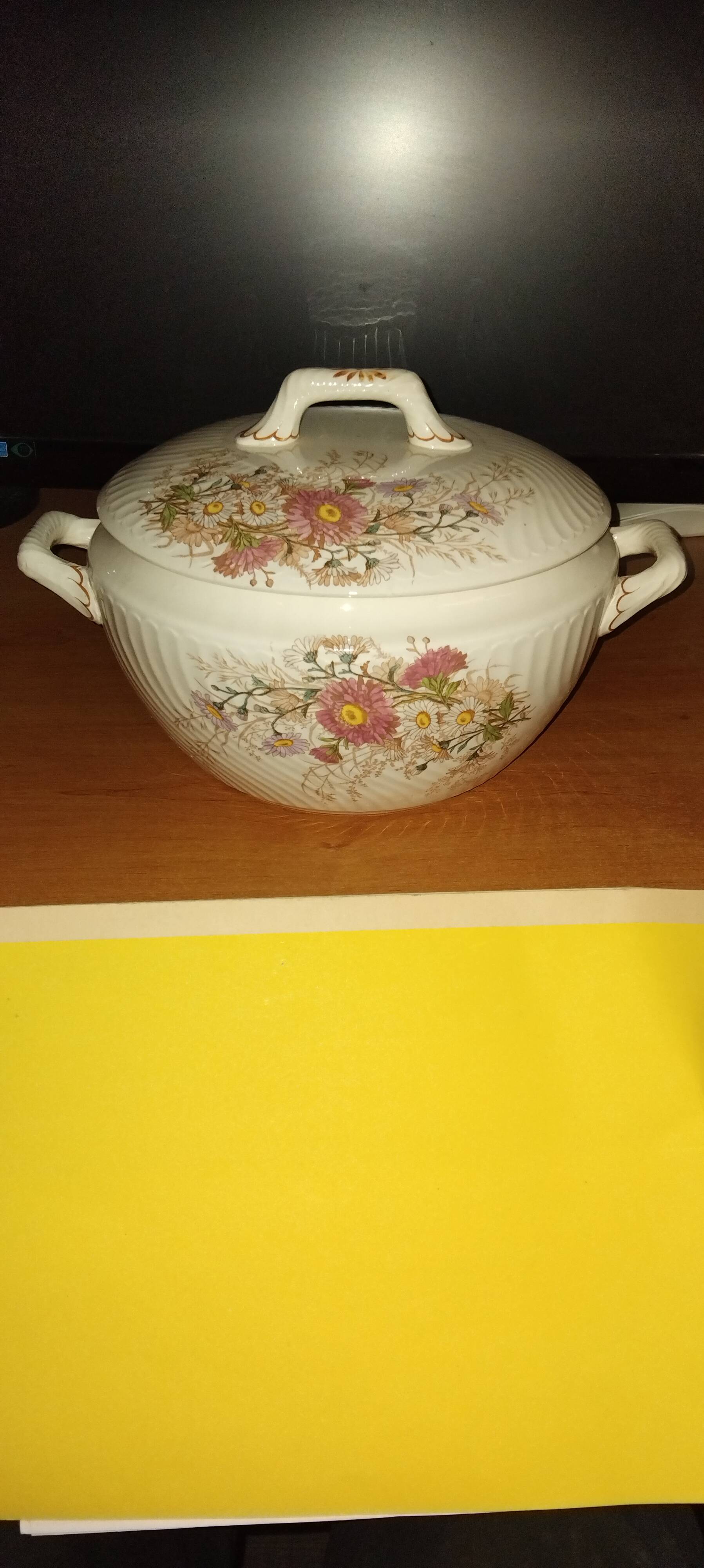 Old ceramic soup tureen Lunéville KG pattern Queen Marguerite