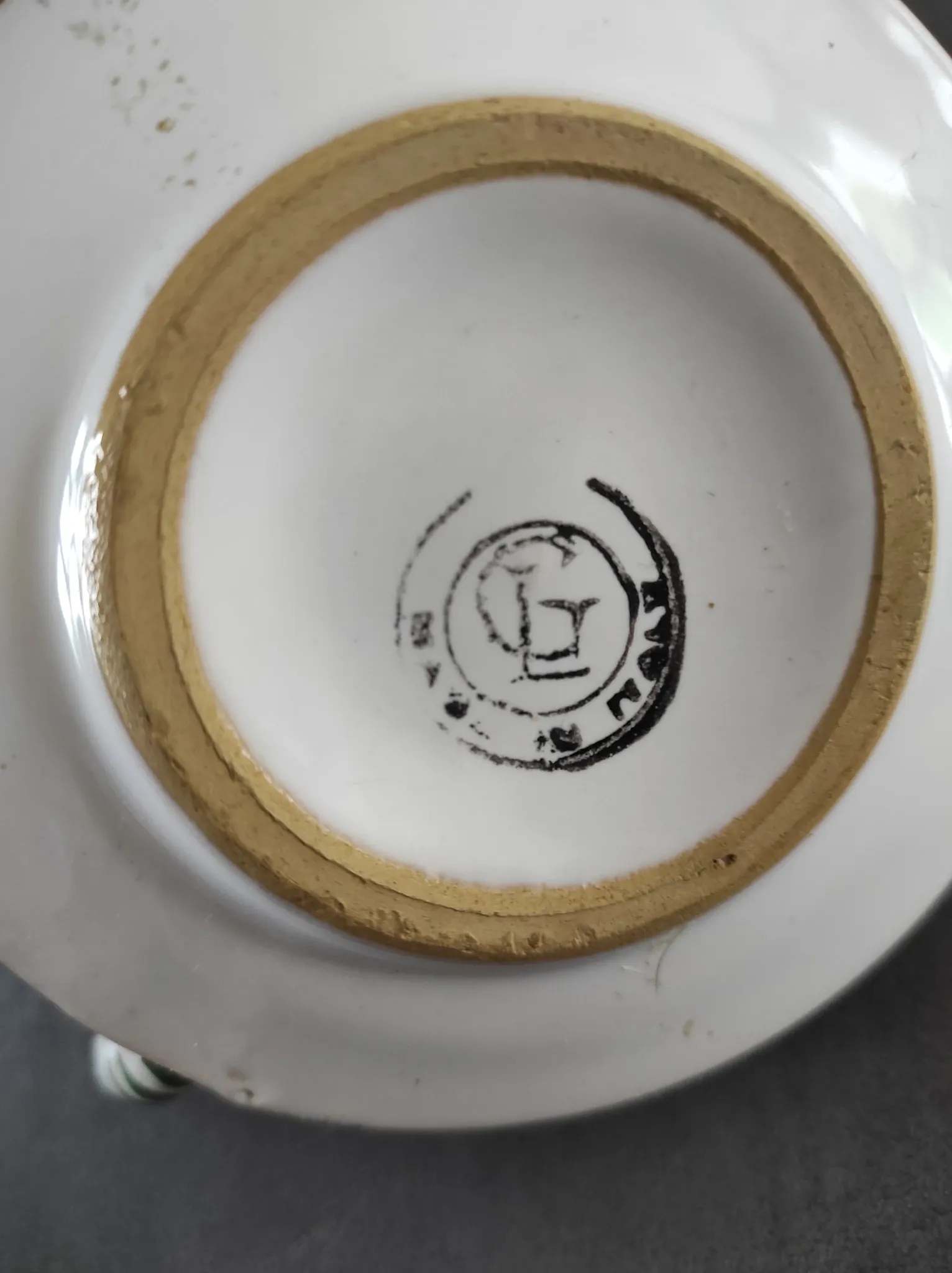 Hand candle holder