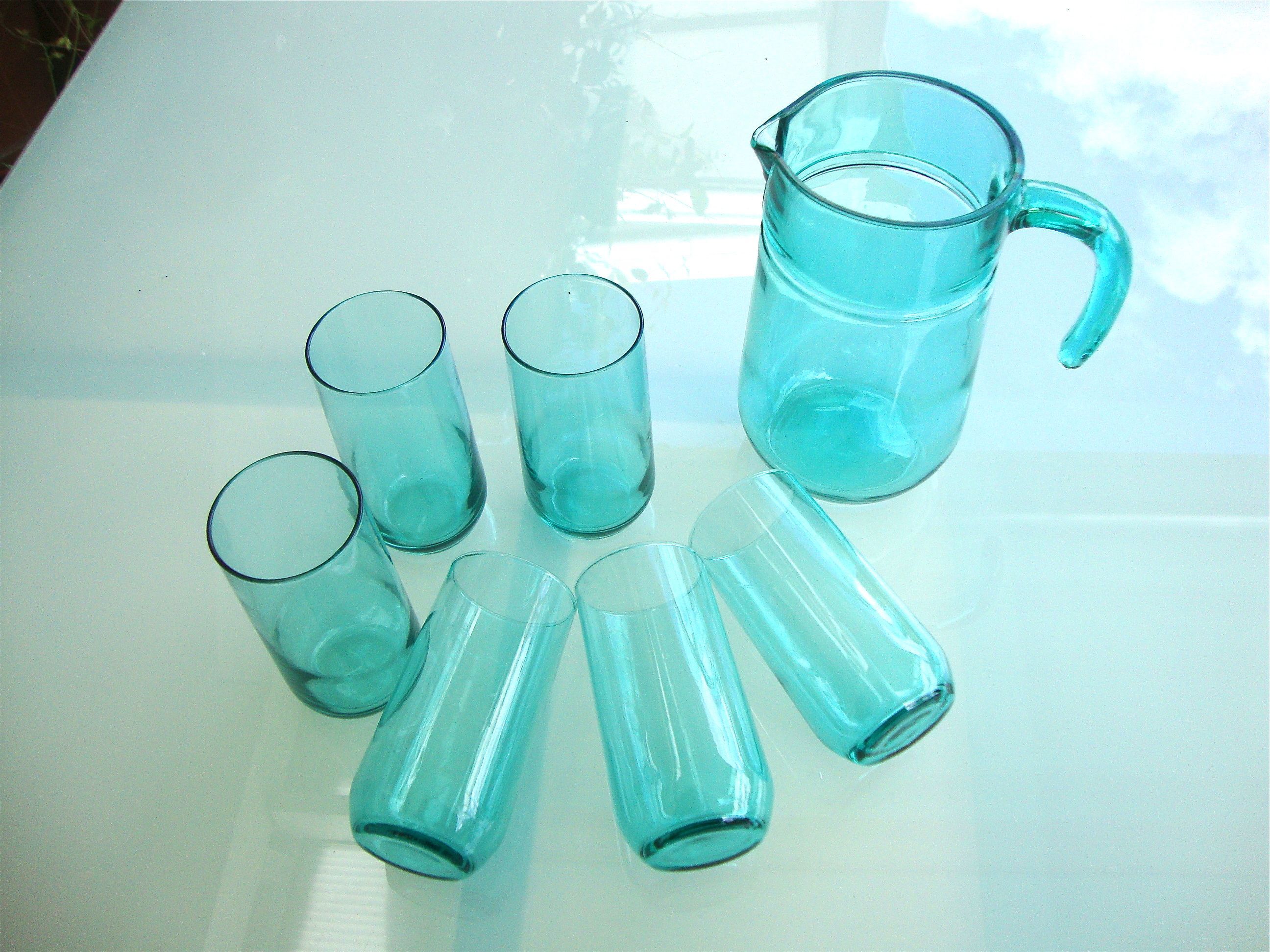 Set of 6 glasses with orangeade and carafe