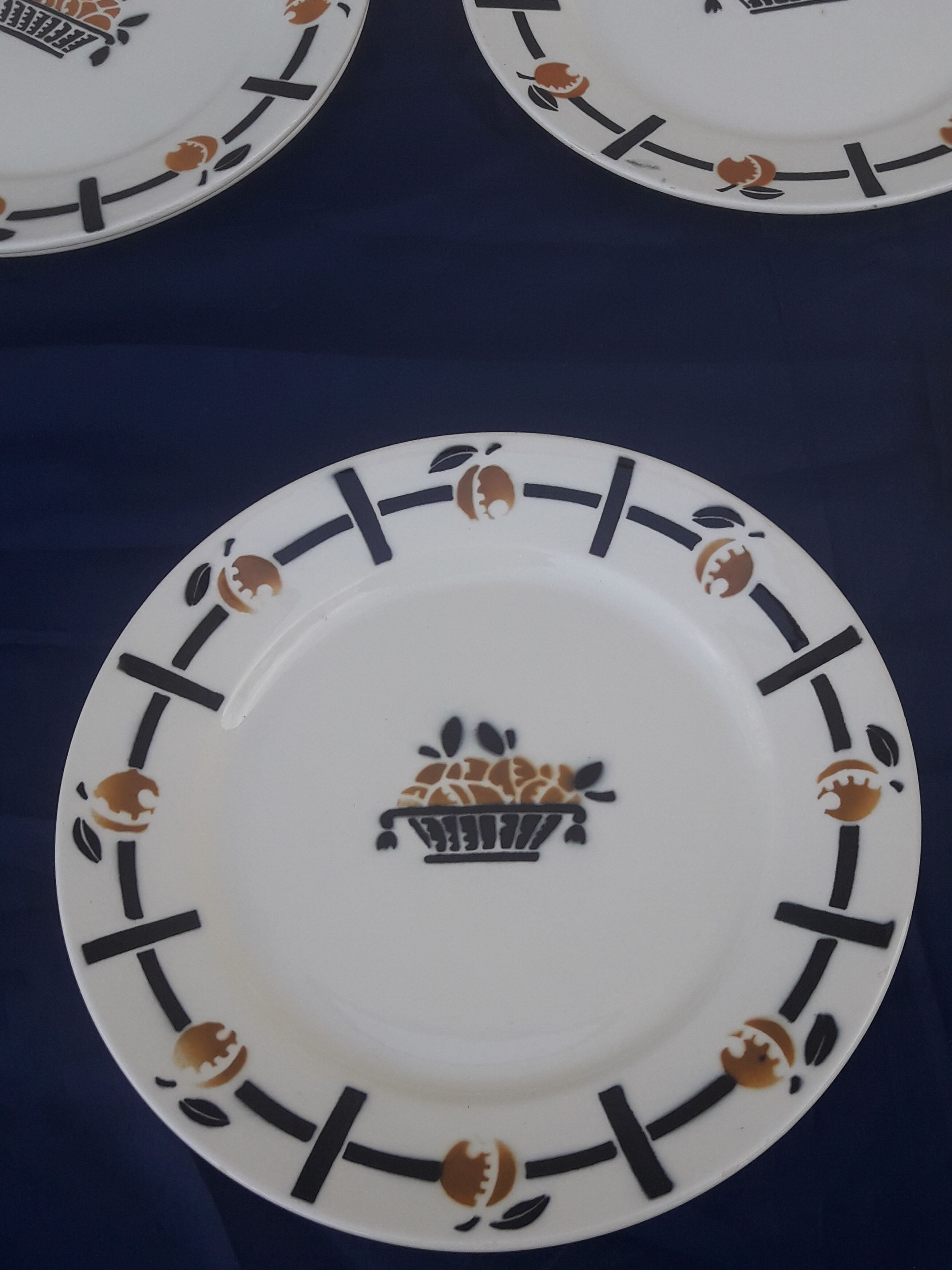 7 flat plates made of Earthenware from Badonviller DOC diam basket pattern 24 cm