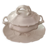 Porcelain sauce boat