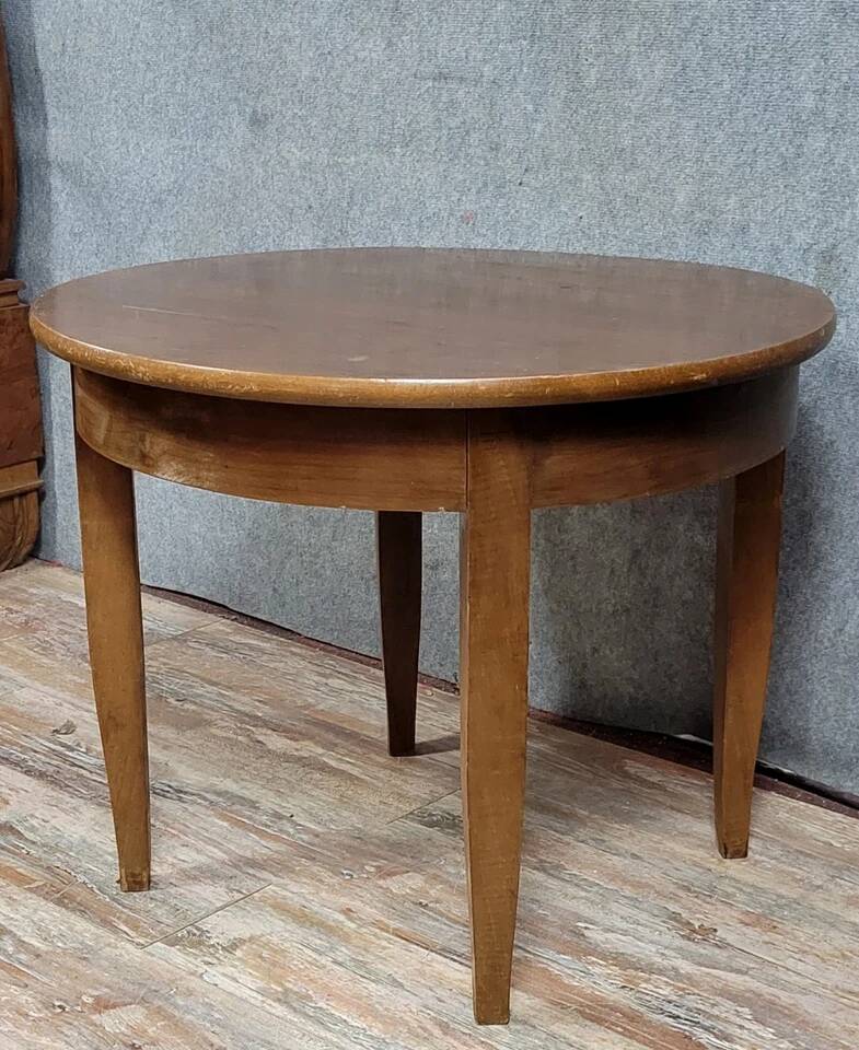 Louis XVI style round ceremonial table in walnut circa 1880