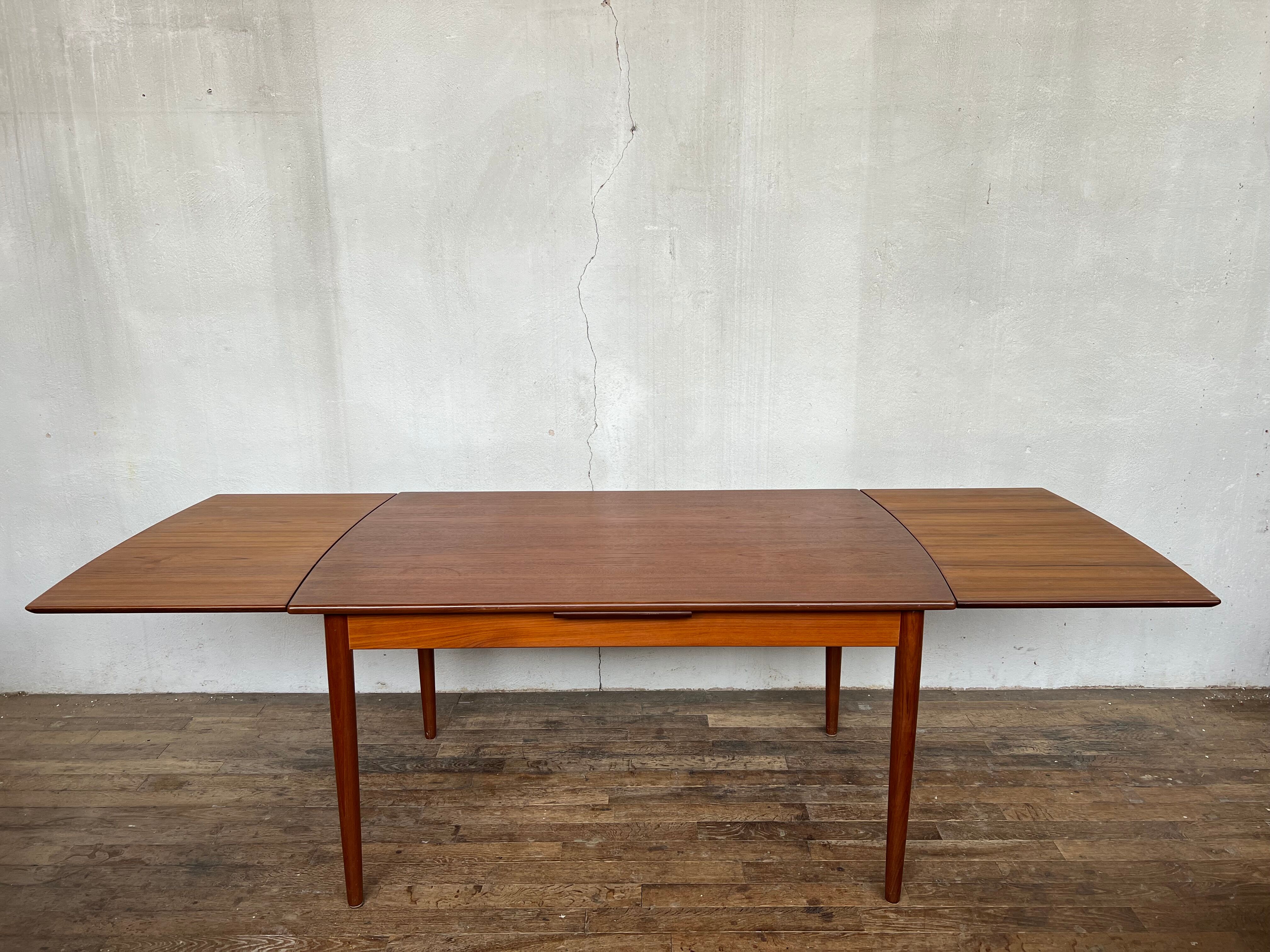 Scandinavian table in vintage teak 1960 Samcom edition