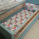 Baby bed feet compass and woven wicker