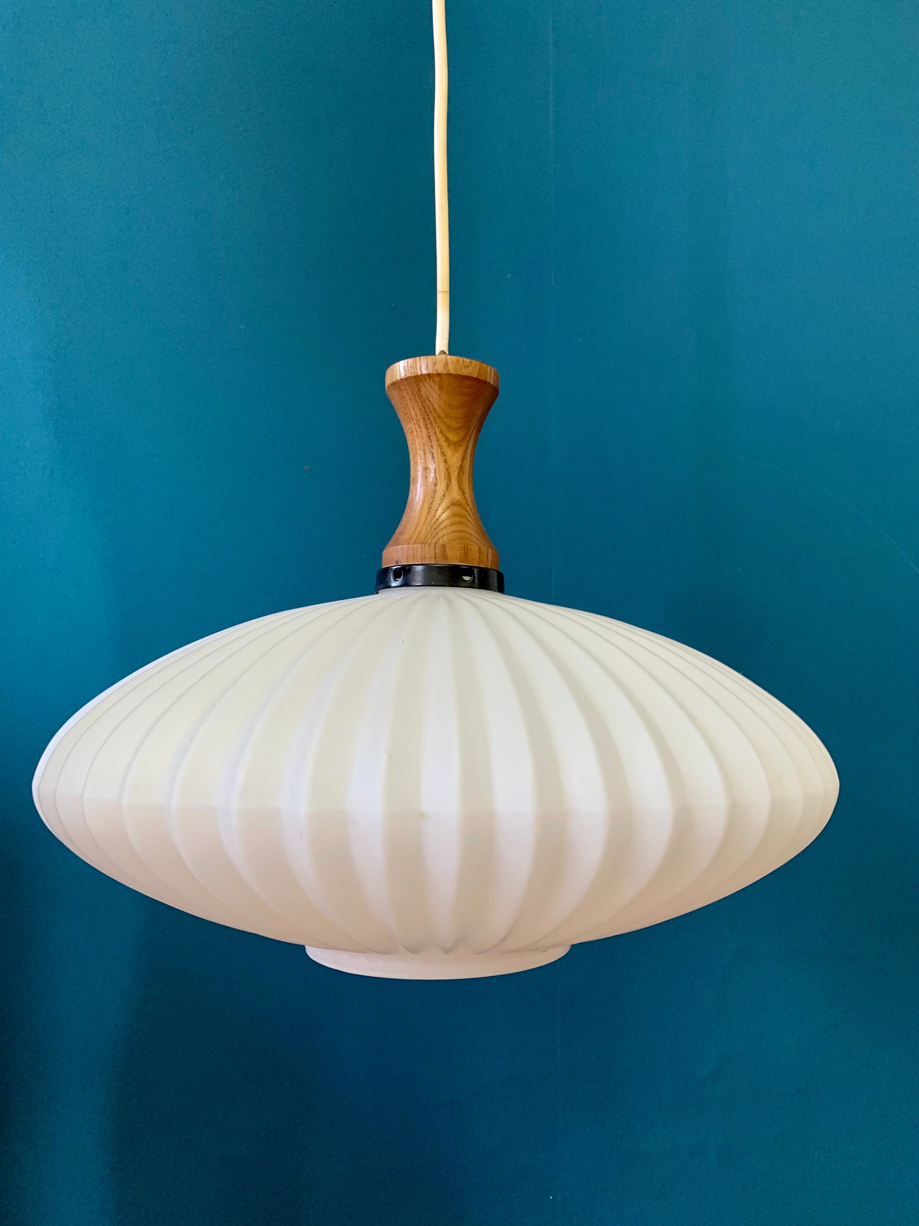 Suspension in opaline and teak 60s