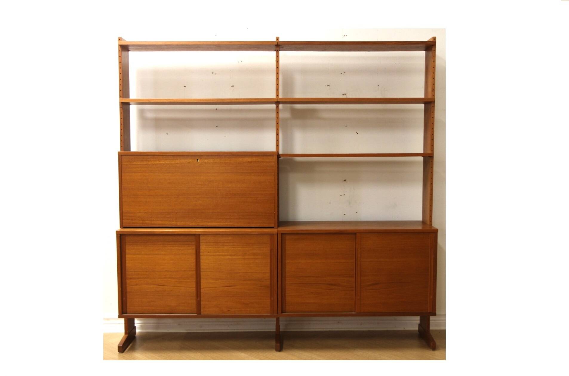 Scandinavian “String Parad” teak bookcase, Sweden, 1960