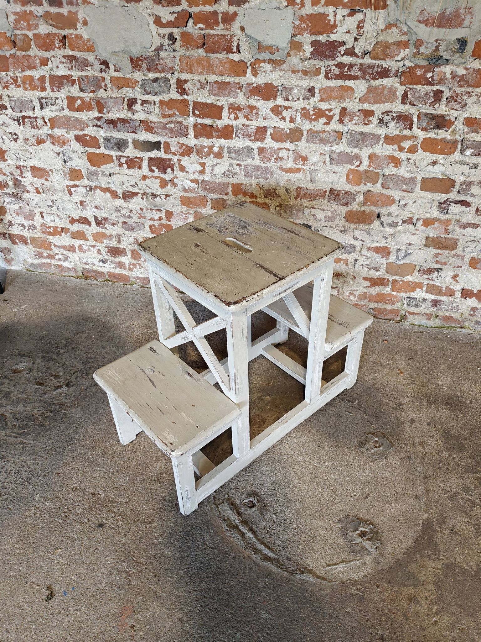 Vintage wooden step stool / ladder – country antique style
