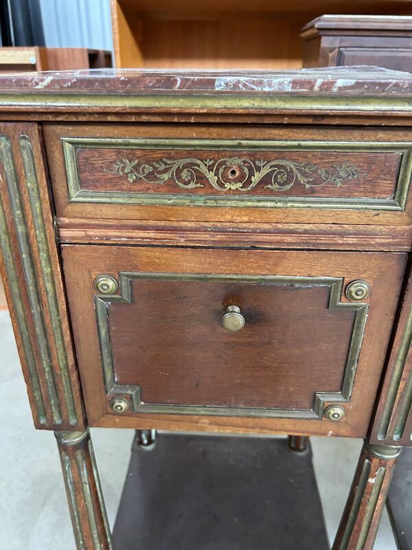 Table de chevet style Louis XVI