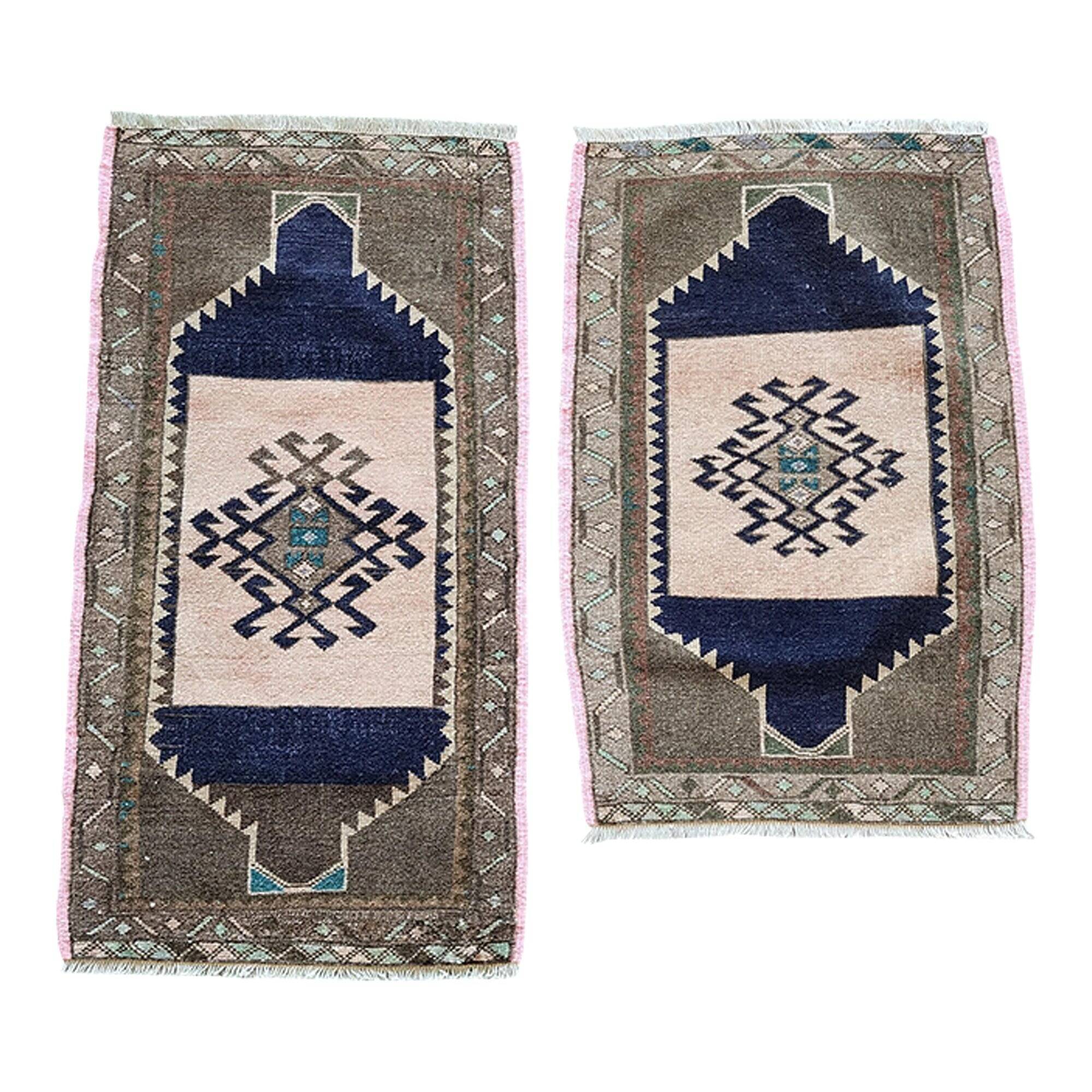 Vintage Turkish hallway rug 53x1 cm