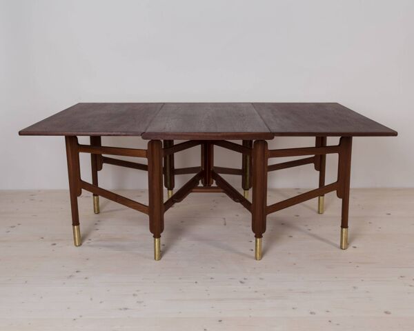 Table à manger vintage, bois de teck, éléments en laiton, Norvège, années 1950
