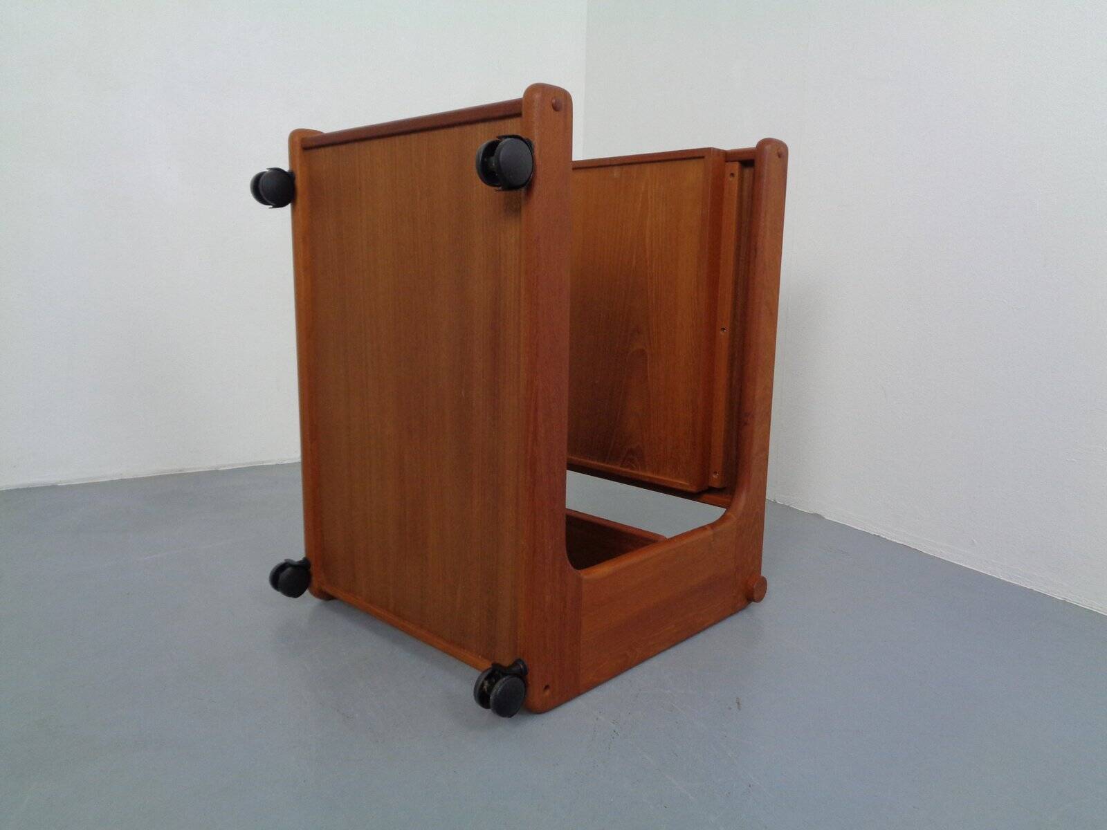 Large Rollable Teak Bar Cart, 1960s