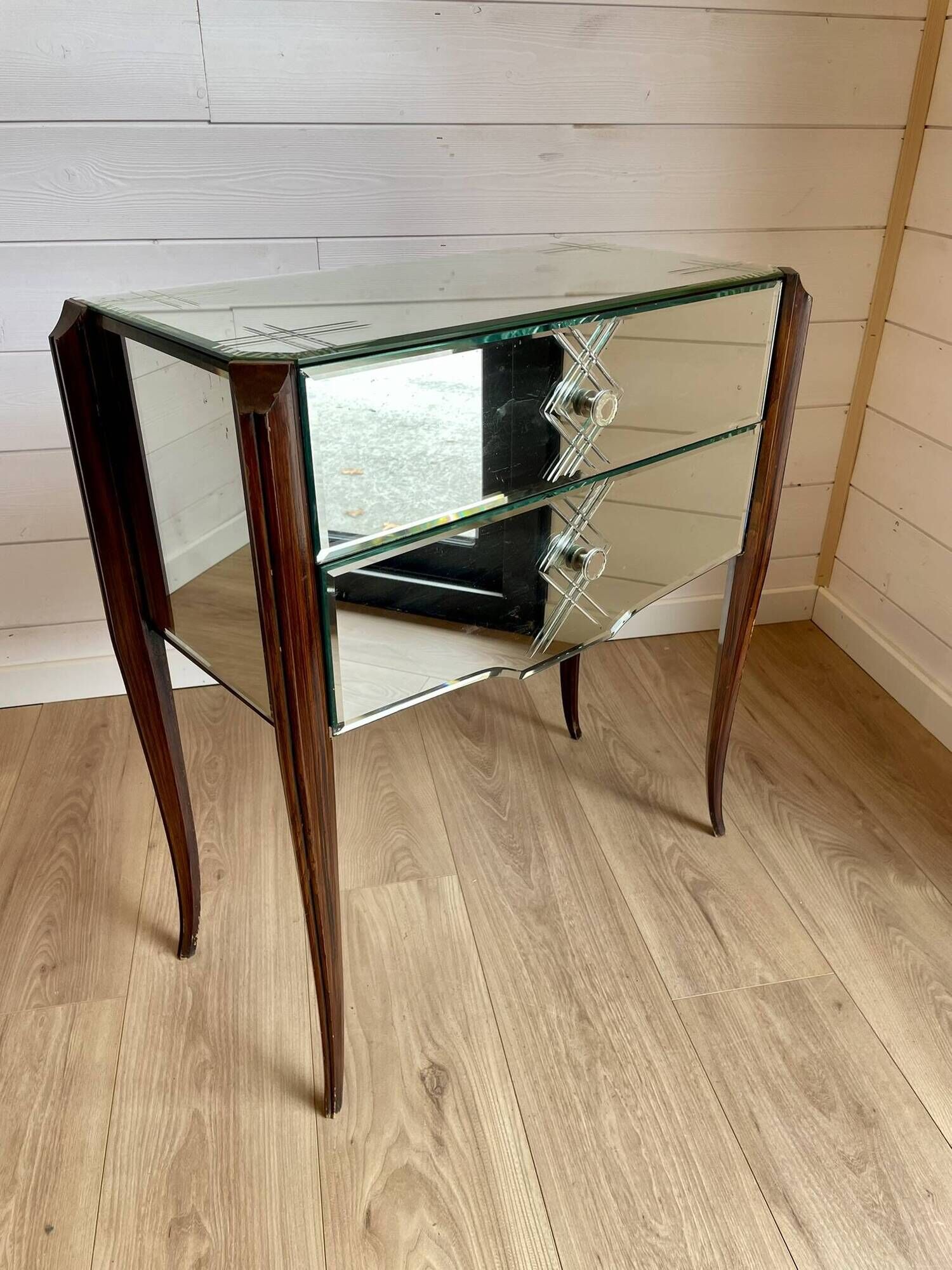 Small entrance chest of drawers or antique bedside table with engraved mirror.