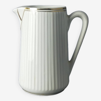 Small fluted white porcelain pot CNP