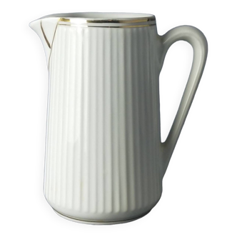 Small fluted white porcelain pot CNP