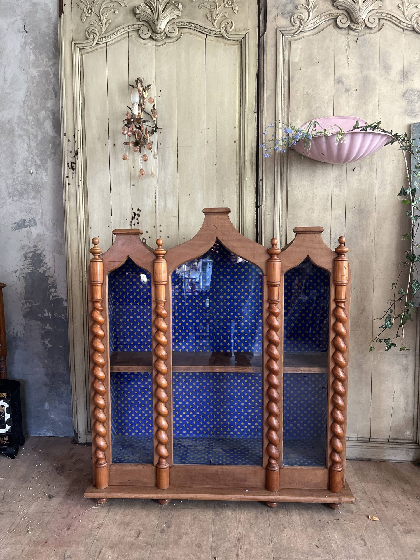 Vitrine ancienne