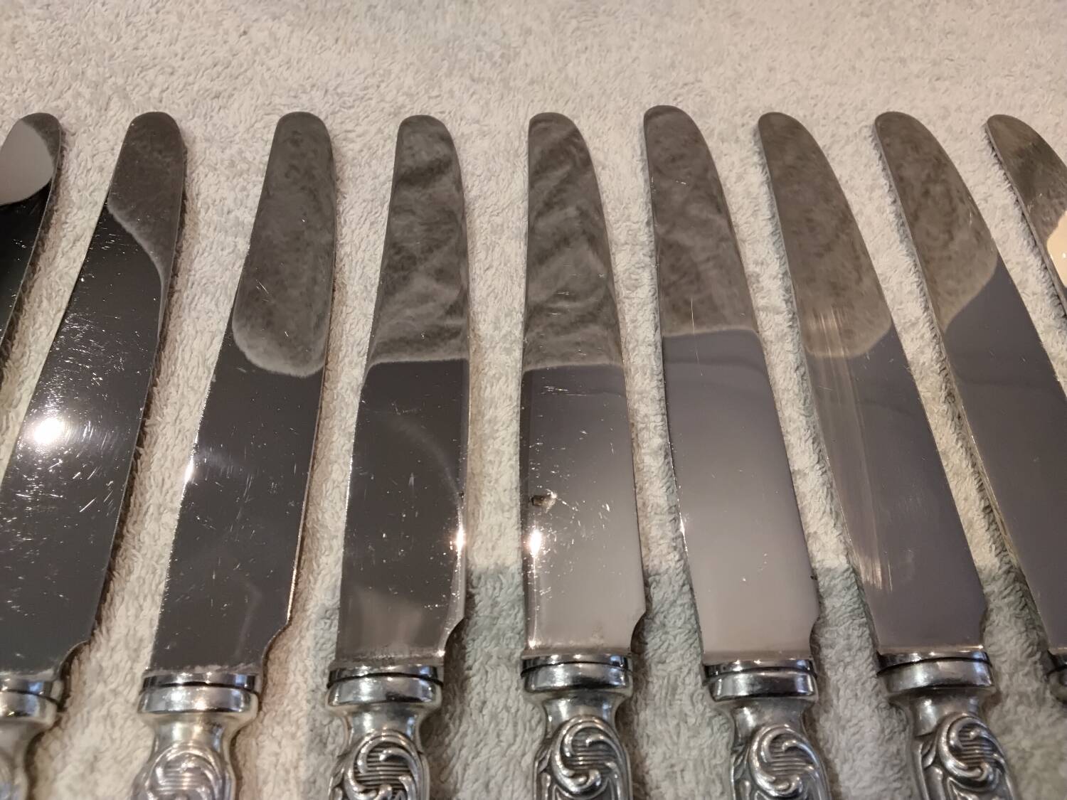 12 silver-plated metal table knives Boulenger LXV demi riche
