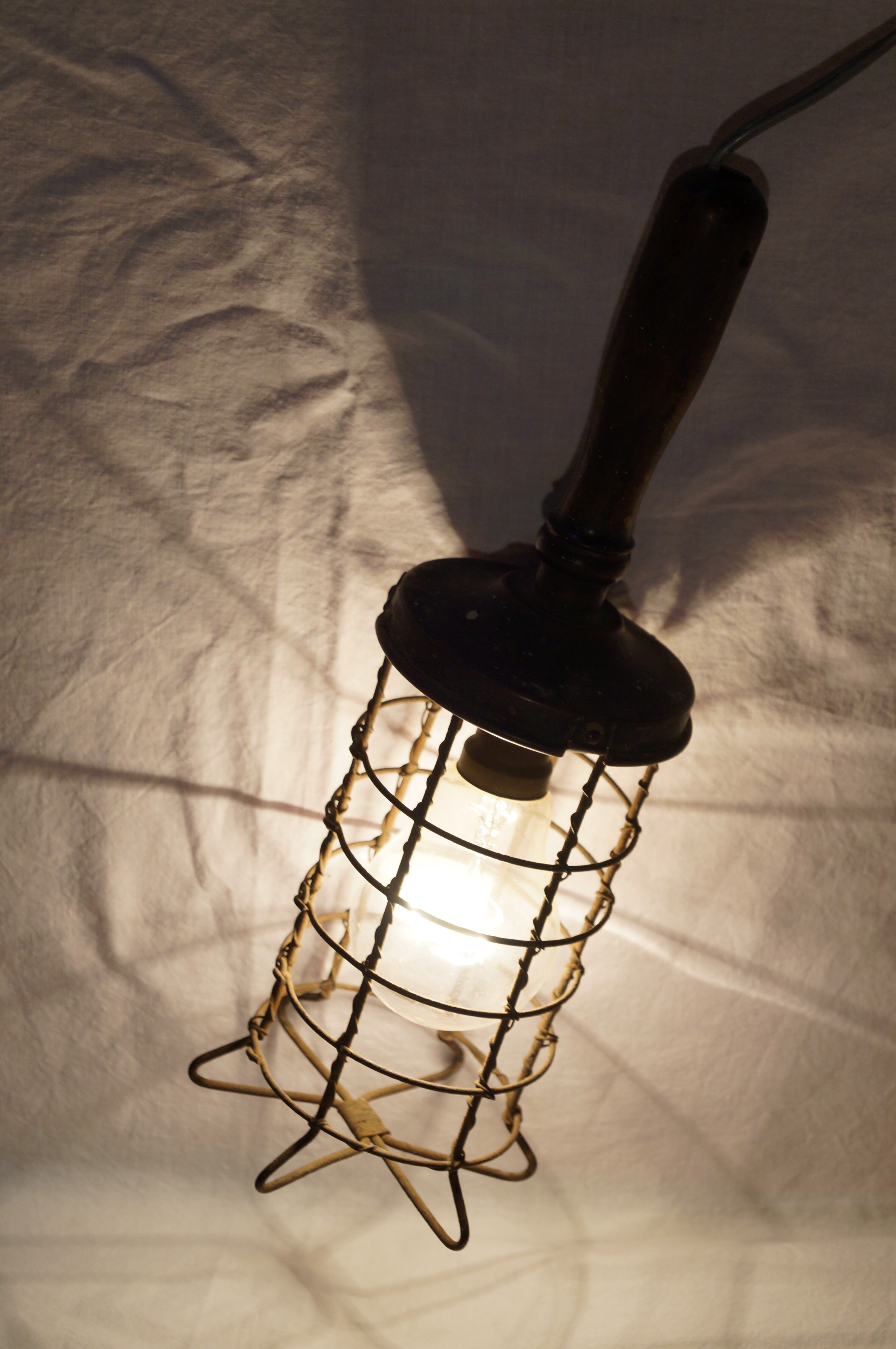 Lampe balladeuse manche en bois