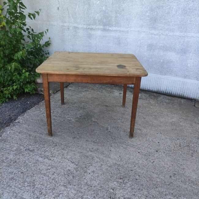 Farm table
